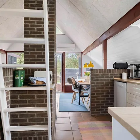 Lovely House On Secluded Natural Plot Near 펜션