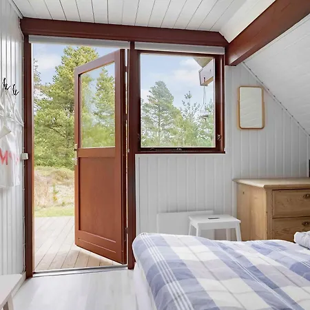 Lovely House On Secluded Natural Plot Near 펜션 Molby