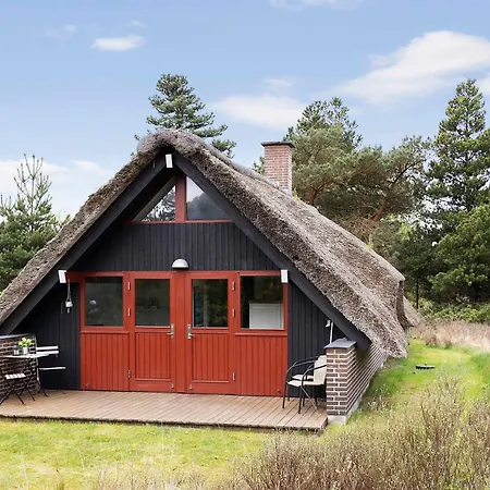 Lovely House On Secluded Natural Plot Near 펜션